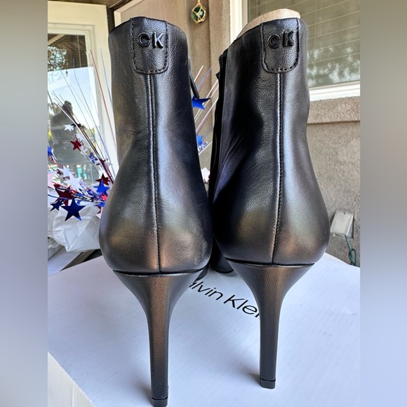 NEW! Calvin Klein Senly Boots - Picture 6 of 6